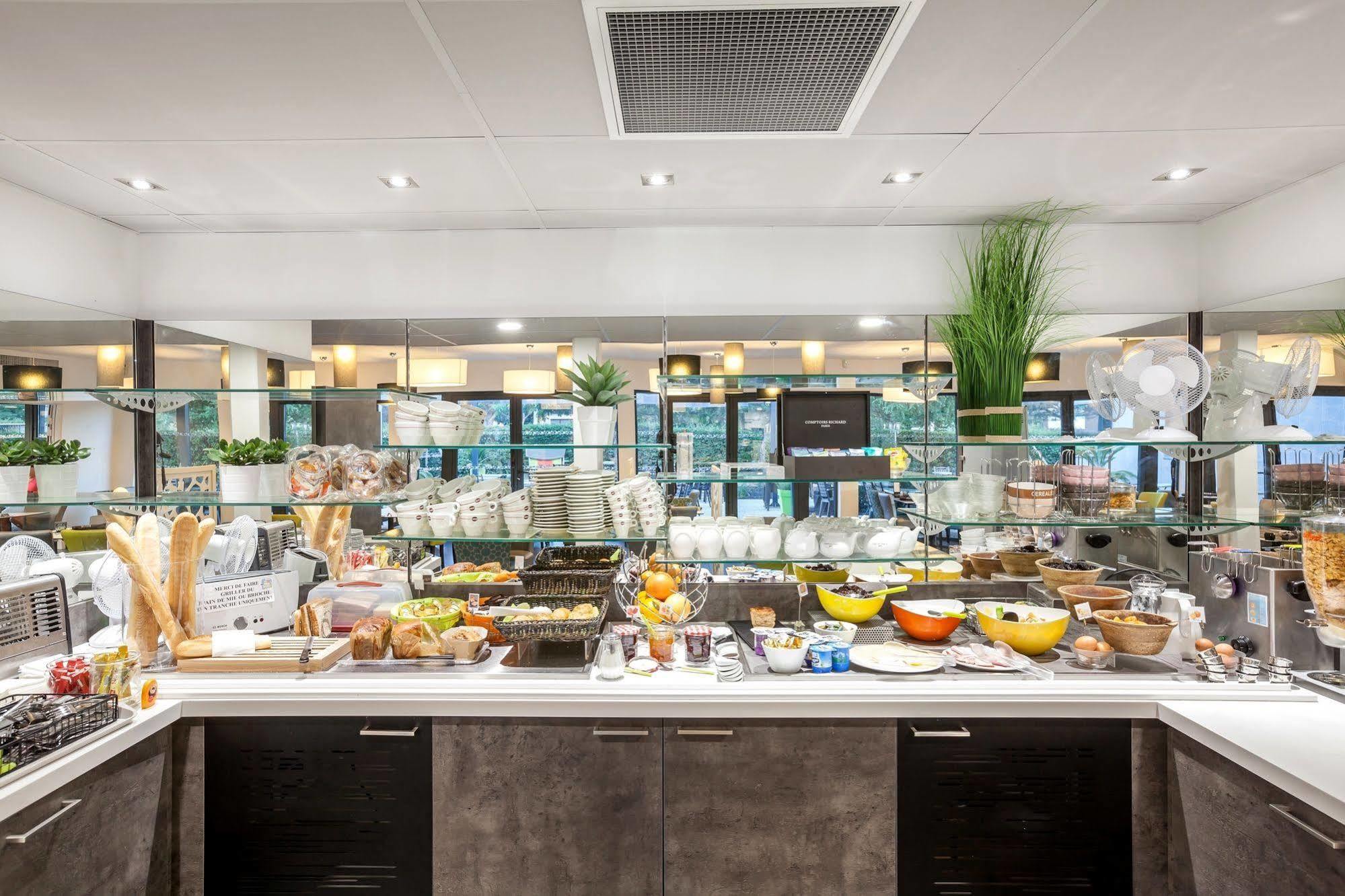 Logis Hotel Restaurant & Spa Au Comte D'Ornon Gradignan Ngoại thất bức ảnh